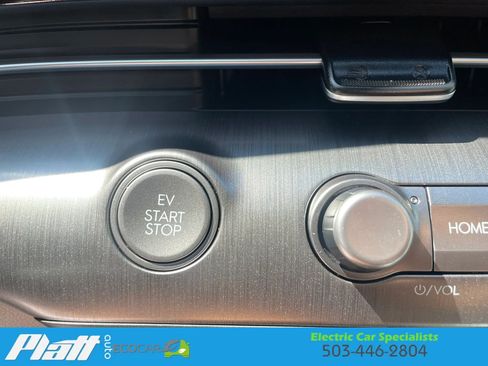 Used 2024 Hyundai Kona SEL FWD image 24