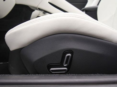 Used 2024 Ferrari Roma Spider image 50