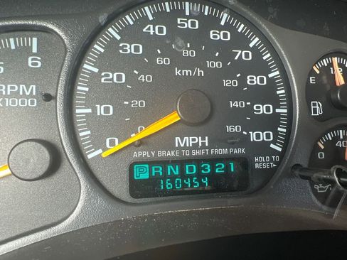 Used 2001 Chevrolet Tahoe LT w/ LT Preferred Equipment Group image 21