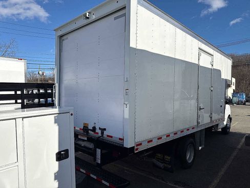 New 2024 Chevrolet Express 3500 w/ Power Convenience Package image 5