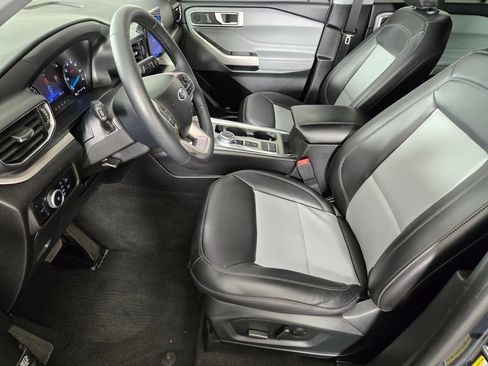 Used 2023 Ford Explorer XLT w/ Equipment Group 202A RWD image 15