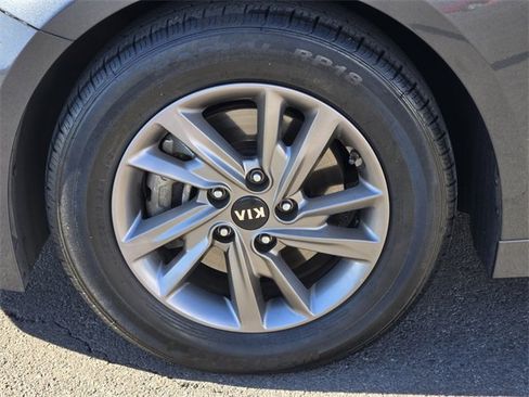 Used 2020 Kia Optima LX image 9