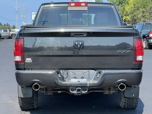 Used 2017 RAM 1500 Sport w/ Black Ram 1500 Sport Group AWD/4WD image 9