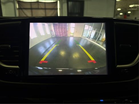 Used 2023 Chrysler Pacifica Touring-L FWD image 28