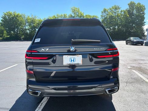 Used 2023 BMW X7 xDrive40i w/ Executive Package AWD/4WD image 4