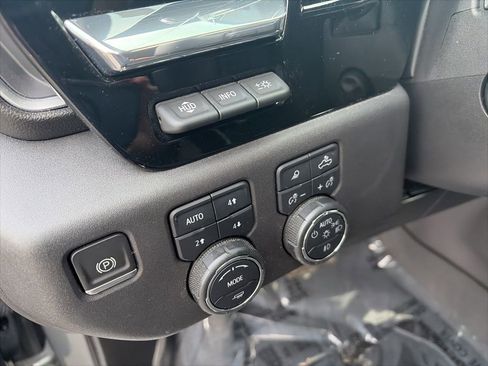 Used 2023 Chevrolet Silverado 1500 High Country w/ High Country Premium Package AWD/4WD image 22