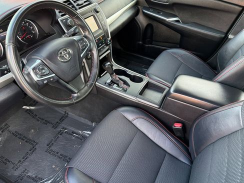 Certified 2016 Toyota Camry SE image 10