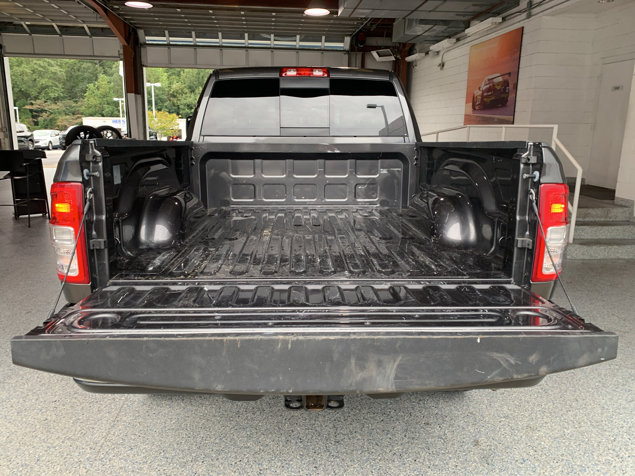 Used 2024 RAM 2500 Tradesman w/ Chrome Appearance Group AWD/4WD image 10