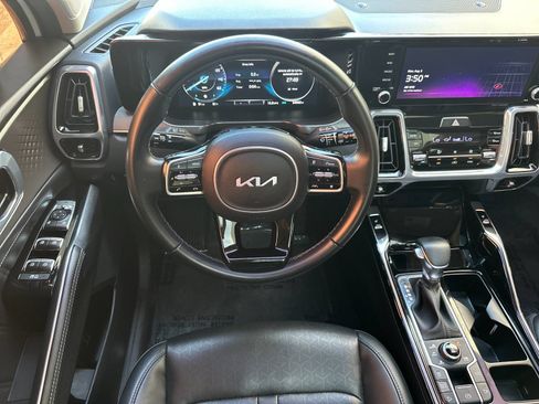 Certified 2023 Kia Sorento SX AWD/4WD image 19