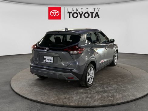 Used 2022 Nissan Kicks S FWD image 9