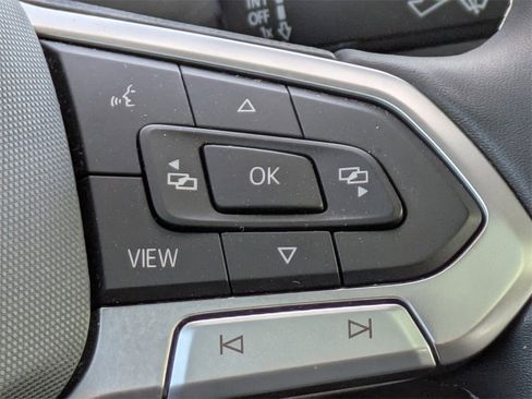 Used 2023 Volkswagen Tiguan SE R-Line image 29