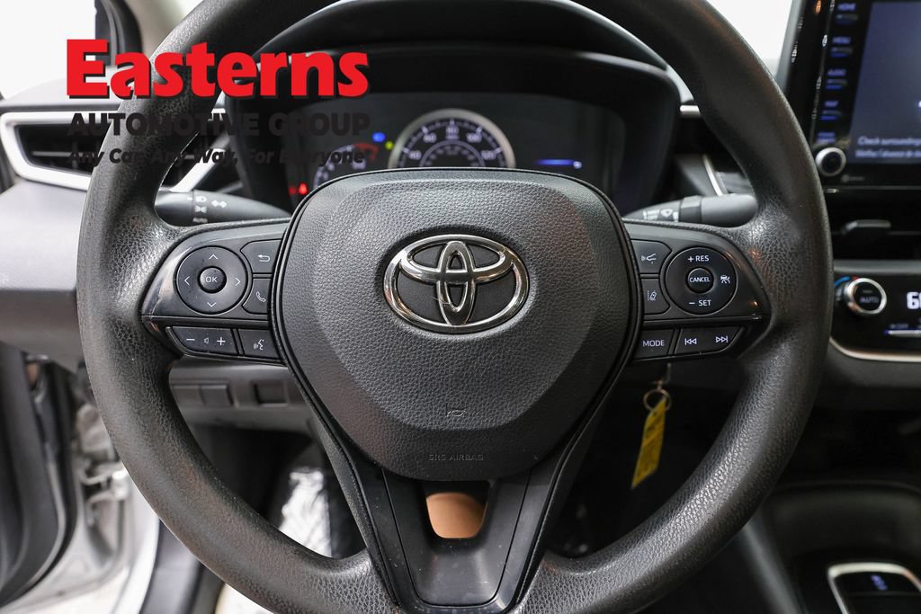 Used 2022 Toyota Corolla LE FWD image 11