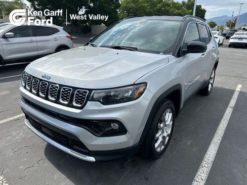 Used 2025 Jeep Compass Limited AWD/4WD image 1