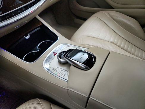 Used 2016 Mercedes-Benz S 550 Sedan image 18