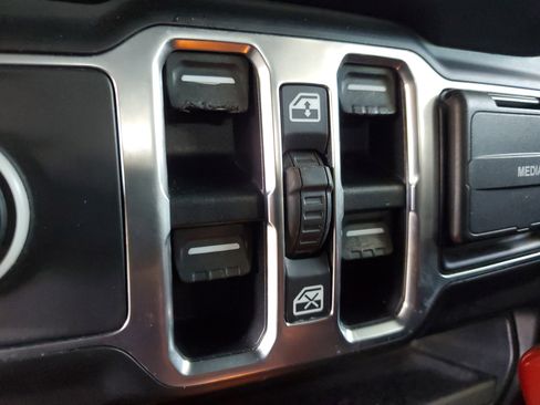 Used 2020 Jeep Wrangler Unlimited Sport S AWD/4WD image 17