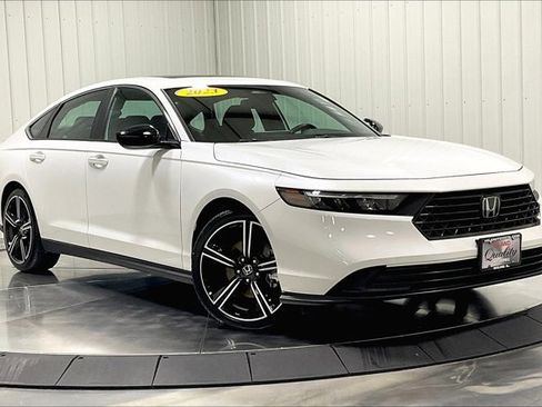 Used 2023 Honda Accord Sport image 3