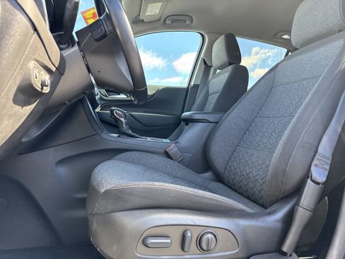 Used 2023 Chevrolet Equinox LT image 16