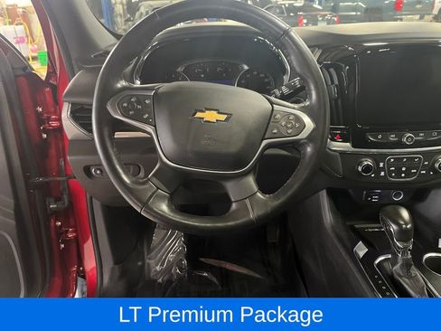 Used 2022 Chevrolet Traverse LT w/ LT Premium Package image 17