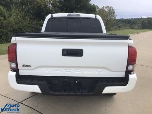 Used 2022 Toyota Tacoma SR image 5