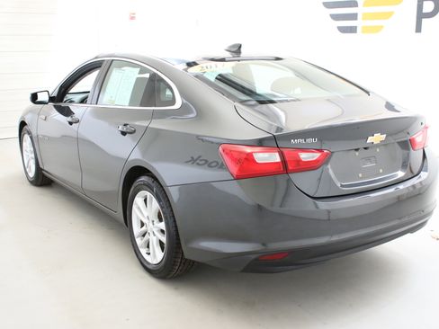 Used 2017 Chevrolet Malibu LT image 7