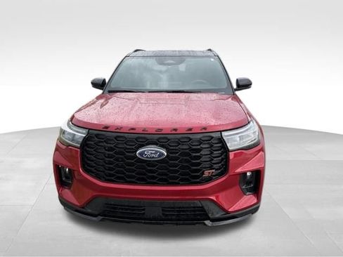 Used 2025 Ford Explorer ST AWD/4WD image 9
