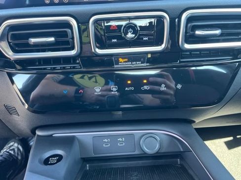 New 2026 Nissan Sentra SR w/ Floor Mat Package FWD image 21