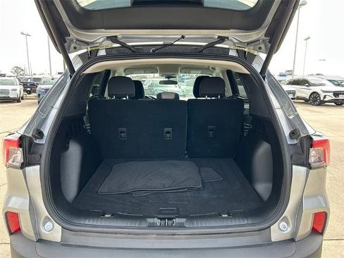 Certified 2022 Ford Escape SE w/ SE Sport Appearance Package image 5