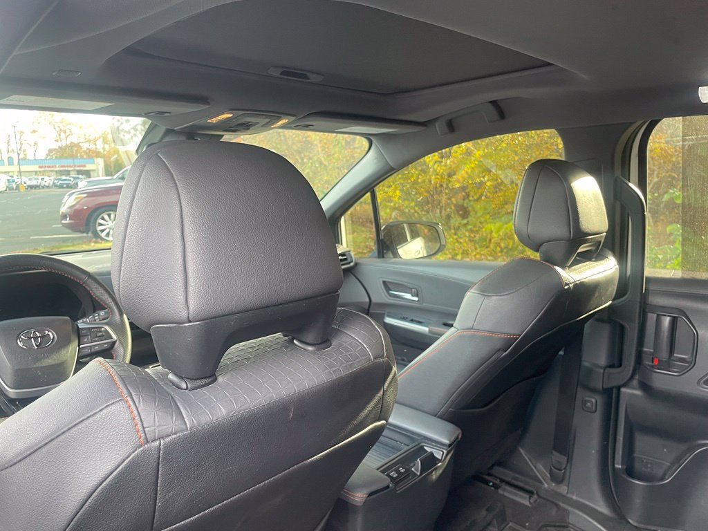 Used 2023 Toyota Sienna XSE w/ XSE Plus Package AWD/4WD image 10