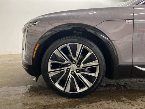 Certified 2025 Cadillac Lyriq Luxury w/ Nappa Leather Package image 12