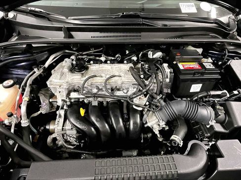 Used 2021 Toyota Corolla LE image 27