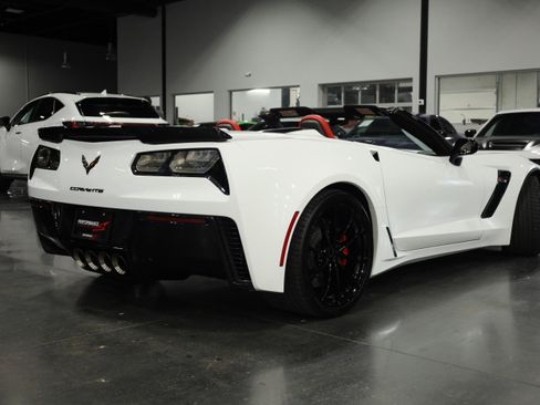Used 2016 Chevrolet Corvette Z06 w/ 2LZ Preferred Equipment Group image 6