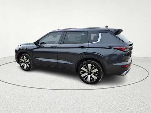 New 2026 Mitsubishi Outlander SEL image 4