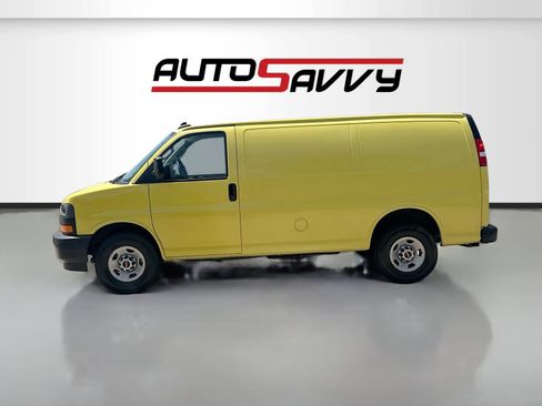Used 2025 GMC Savana 2500 w/ Enhanced Convenience Package RWD image 4