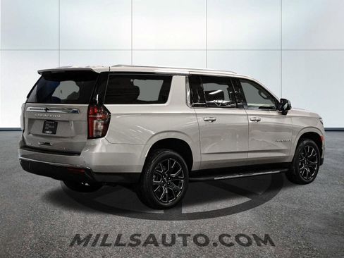 Used 2023 Chevrolet Suburban Premier w/ Premium Package 2 image 8