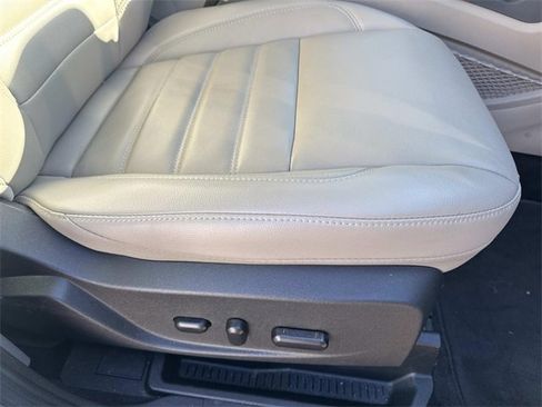 Used 2017 Ford Escape Titanium image 14