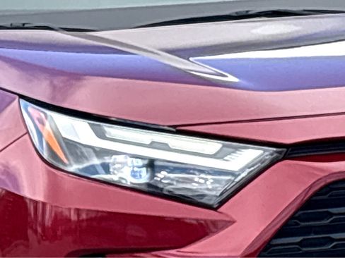 Used 2022 Toyota RAV4 XLE w/ Convenience Package image 18