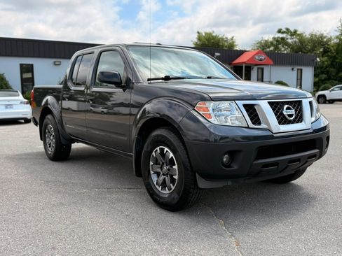 Used 2015 Nissan Frontier Desert Runner RWD image 3