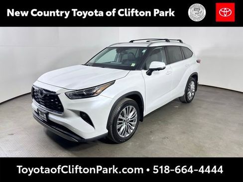 Used 2023 Toyota Highlander Platinum image 7