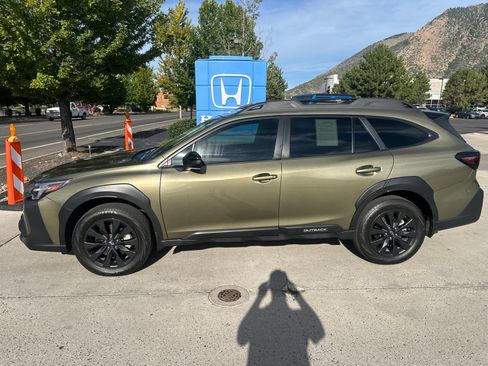 Used 2025 Subaru Outback Onyx Edition XT AWD/4WD image 2
