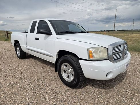 Used 2007 Dodge Dakota Laramie w/ Popular Equipment Group AWD/4WD image 7