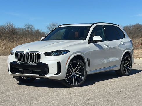 New 2026 BMW X5 xDrive40i w/ M Sport Package image 1