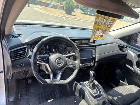 Used 2018 Nissan Rogue SV FWD image 14