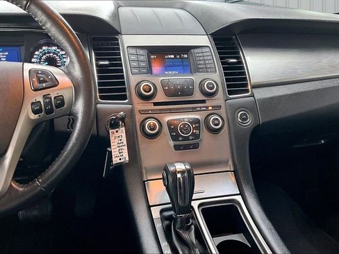 Used 2018 Ford Taurus SEL FWD image 9