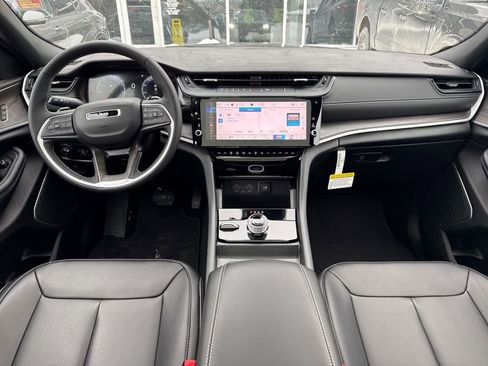 New 2026 Jeep Grand Cherokee Limited AWD/4WD image 12