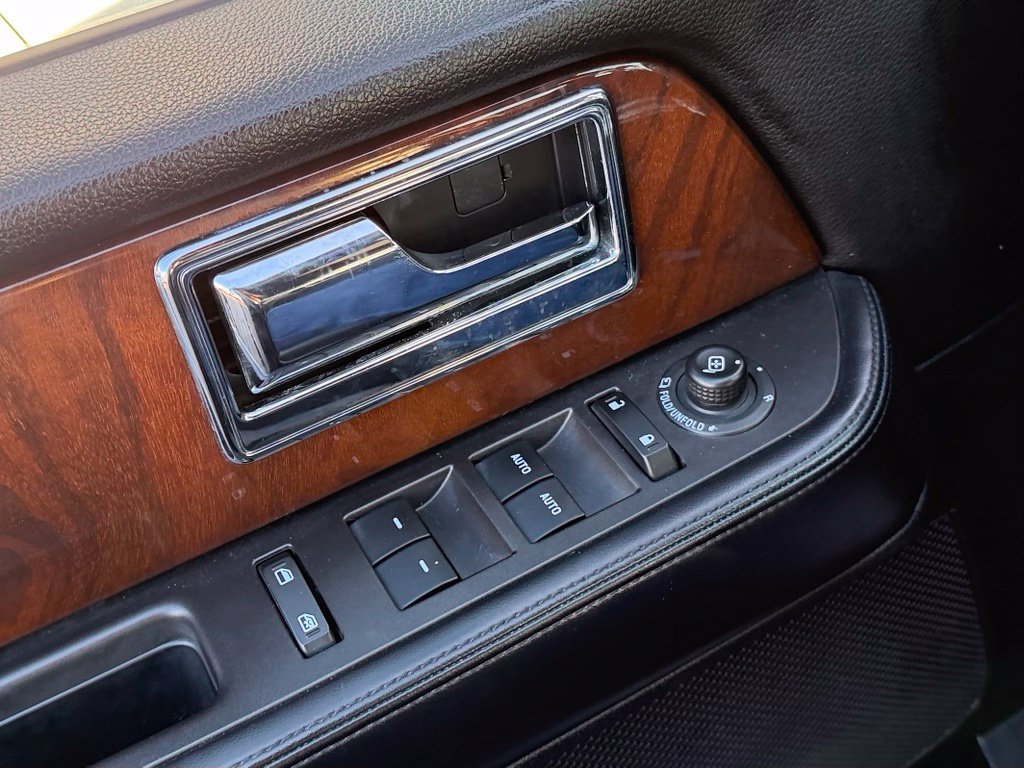 Used 2017 Lincoln Navigator Select AWD/4WD image 10
