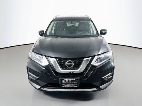 Used 2018 Nissan Rogue SV FWD image 2
