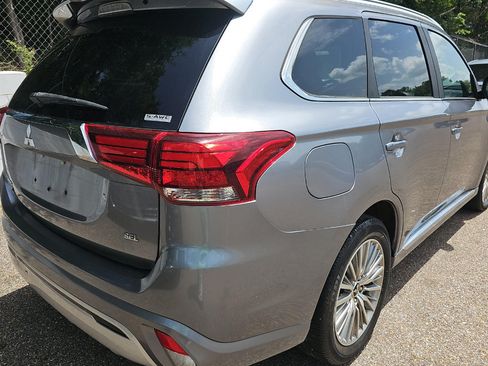 Used 2022 Mitsubishi Outlander LE AWD/4WD image 3