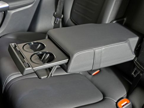 Certified 2025 Mercedes-Benz GLC 300 4MATIC image 32
