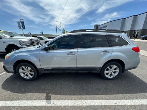 Used 2014 Subaru Outback 2.5i AWD/4WD image 3