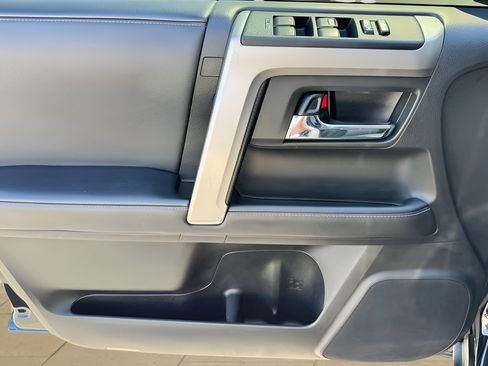 Used 2022 Toyota 4Runner SR5 RWD image 31